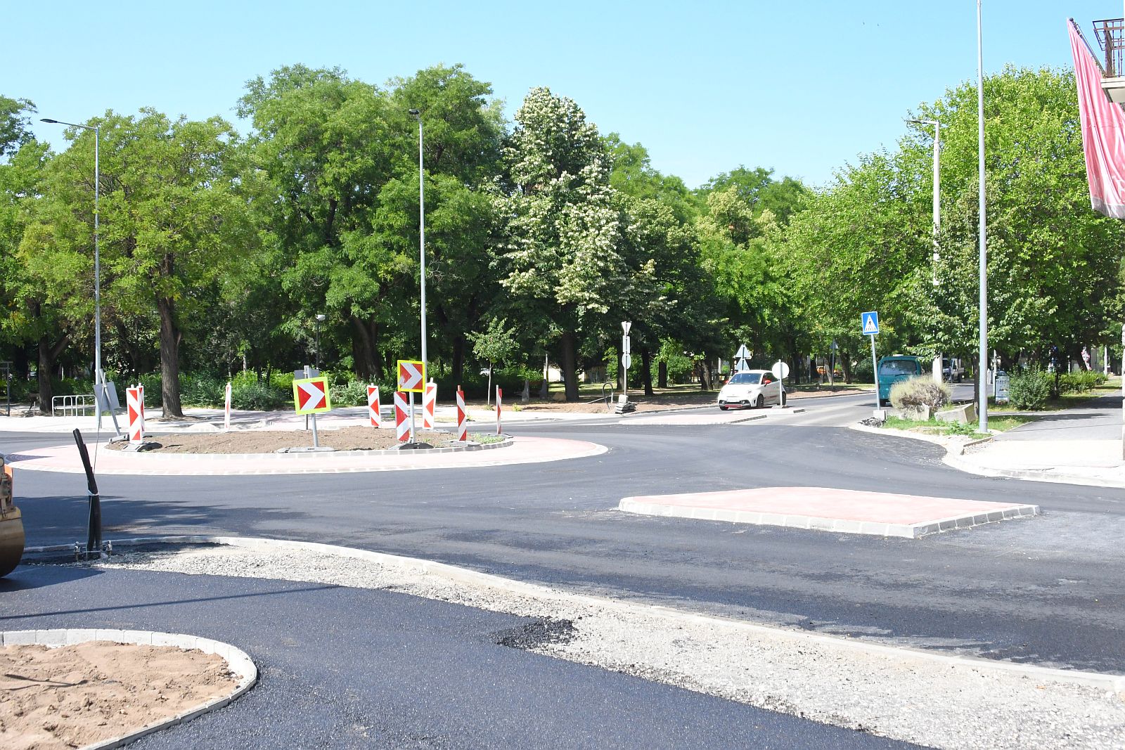 Péntektől ismét ideiglenes buszmegálló-áthelyezés a megújuló Móri úton
